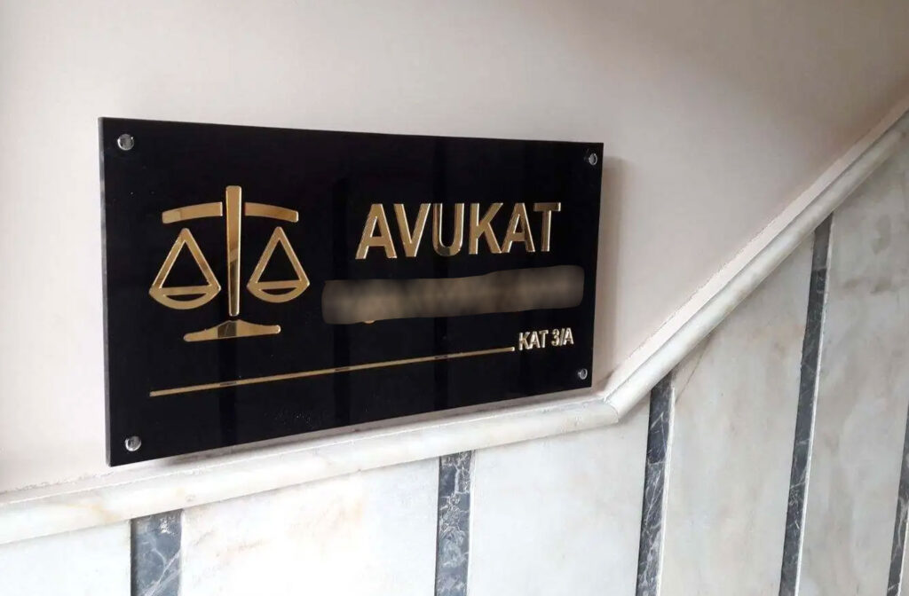 Avukat Tabelası